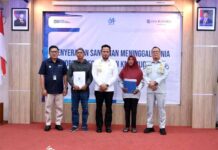 Gubernur Kalimantan Timur Serahkan Santunan Jasa Raharja Korban KMP Muchlisa Korban KMP Muchlisa