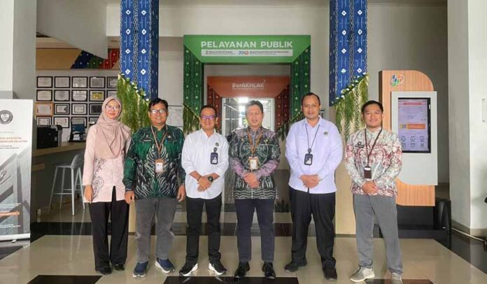 Meningkatkan Layanan Masyarakat Meningkatkan Layanan Masyarakat