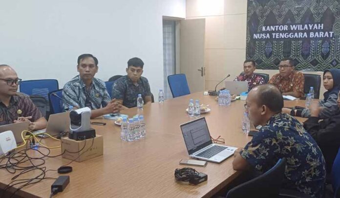 Rapat Analisa Evaluasi Bidang Pelayanan Rapat Analisa Evaluasi Bidang Pelayanan