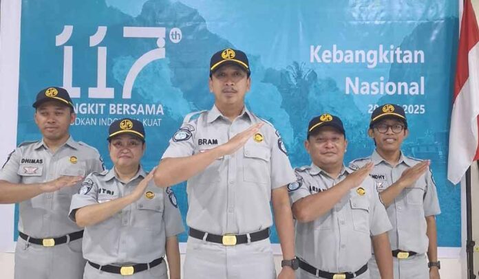 Upacara Bersama Seluruh Pegawai Upacara Bersama Seluruh Pegawai