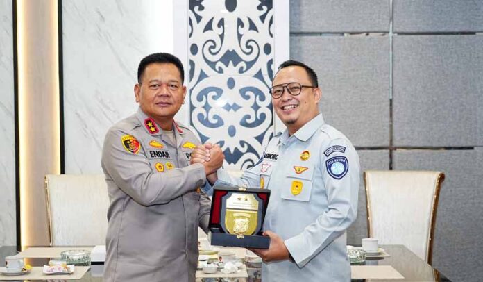 bersama Polda Kalimantan Timur