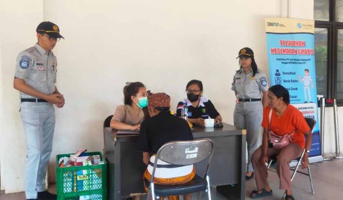 di Pelabuhan Tenau di Pelabuhan Tenau