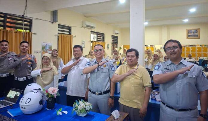 di SMA 13 Depok Mas di SMA 13 Depok Mas