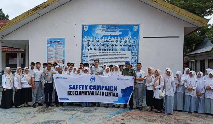 di SMA Negeri 3 Kandangan di SMA Negeri 3 Kandangan