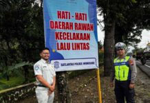 Jasa Raharja Cabang Magelang dan Satlantas Polres Wonosobo Laksanakan Pemasangan Papan Peringatan di Titik Rawan Kecelakaan di Titik Rawan Kecelakaan