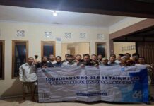 Jasa Raharja Berikan Sosialisasi dan Kampanye Keselamatan Kepada Komunitas Sopir Sulawesi di Kec. Tebas Kab. Sambas jasa raharja kalbar