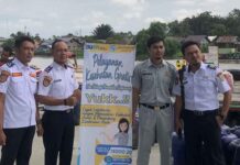 Jasa Raharja Cabang Singkawang Gelar MUKL di Dermaga Pasar Sambas, Pemilik Armada dan Warga Sekitar Antusias Ikuti Pemeriksaan Kesehatan Gratis jasa raharja kalbar