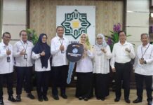 Hijaukan Kampus, dan Serahkan Kendaraan Listrik Pengangkut Sampah : Inisiatif CSR Berkelanjutan PT Jasaraharja Putera PT Jasaraharja Putera