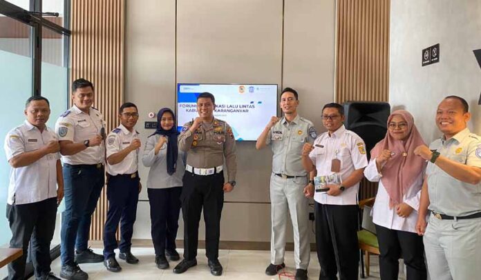 Pemasangan Lampu Merah Pemasangan Lampu Merah