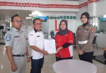 Jasa Raharja Kalsel Tandatangani Kerja Sama Merchant dengan Trio Motor Honda Batulicin Sebagai Bentuk Apresiasi Sebagai Bentuk Apresiasi