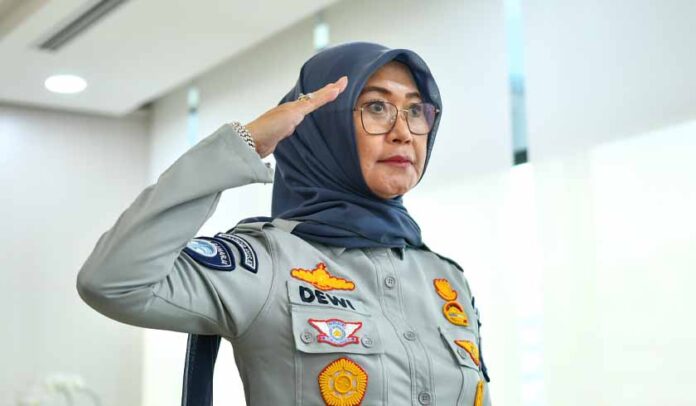 dalam Pelayanan kepada Masyarakat 2 dalam Pelayanan kepada Masyarakat