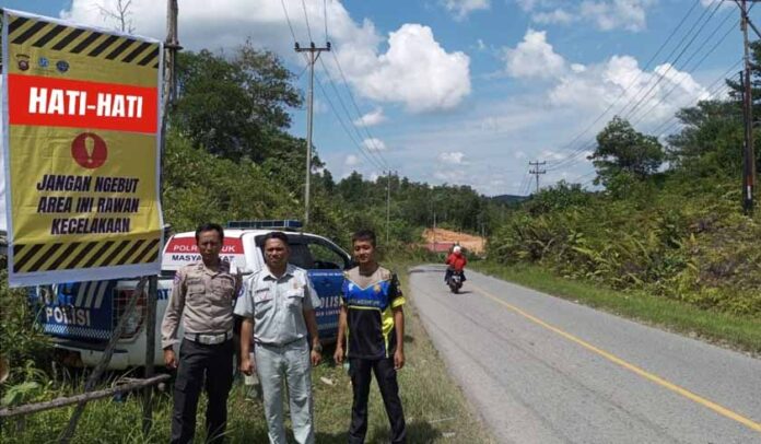 di Kecamatan Teriak dan Monterado di Kecamatan Teriak dan Monterado