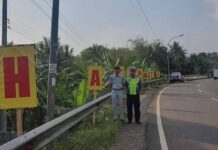 Jasa Raharja dan Satlantas Polres Purworejo Pasang Papan Peringatan di Titik Rawan Kecelakaan di Titik Rawan Kecelakaan