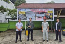 Jasa Raharja Cabang Sintang Melakukan Pemasangan Spanduk Imbauan Kecelakaan Sebagai Tindak Lanjut Action Plan FKLL di Kab.Sintang jasa raharja kalbar