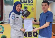 Berikan Reward Kepada Wajib Pajak Patuh Tim Samsat Palembang II  Gandeng Merchant Otak-Otak Jumbo jasa raharja sumsel