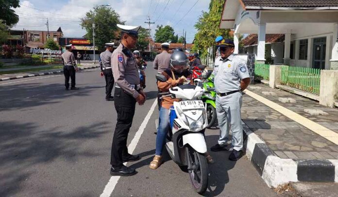 Di Alun Alun Wates Kulon Progo Di Alun Alun Wates Kulon Progo