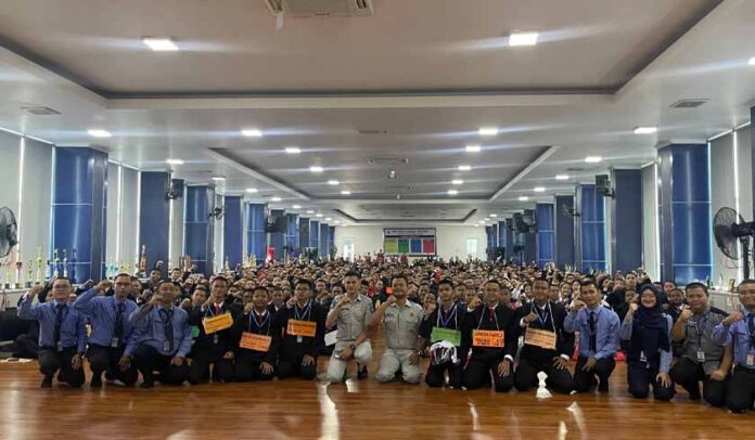 Di SMK Mitra Industri MM 2100 Cikarang Di SMK Mitra Industri MM 2100 Cikarang