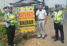 Jasa Raharja dan Polres Jepara Pasang Spanduk Imbauan Keselamatan jasa raharja jateng