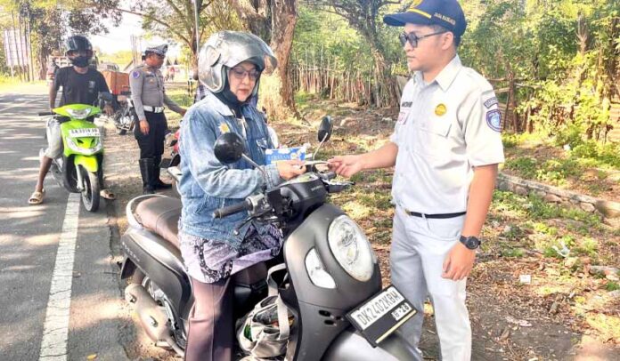 Masyarakat Kabupaten Sumbawa