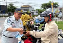 Tim Pembina Samsat Banjarmasin II Gelar Operasi Gabungan dan Sosialisasi Program Insentif Pajak Kendaraan Bermotor Tahap VIII Pajak Kendaraan Bermotor Tahap VIII