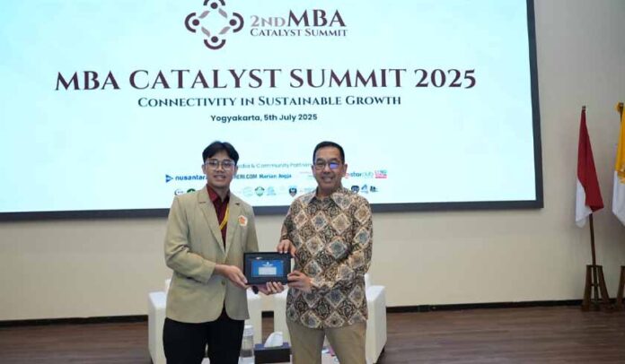 bagi Masyarakat dan Lingkungan