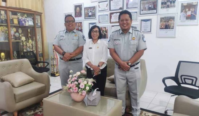 di SMP Negeri 6 Denpasar