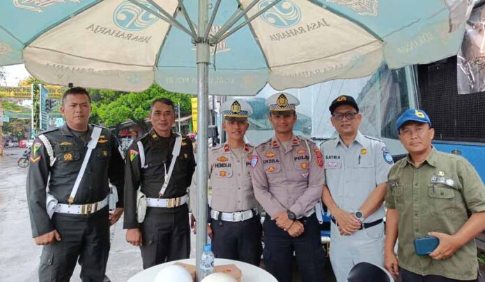 di Simpang Muktamar Singaparna di Simpang Muktamar Singaparna