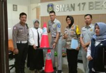 Jasa Raharja Bekasi dan Polres Metro Bekasi Sosialisasikan Keselamatan Lalu Lintas di SMAN 17 Kota Bekasi jasa raharja jabar