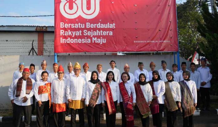 dengan Nuansa Kedaerahan