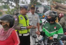 Jasa Raharja Rembang dan Tim Pembina Samsat Rembang Gelar Penertiban Pajak di Jalan Jendral Sudirman di Jalan Jendral Sudirman