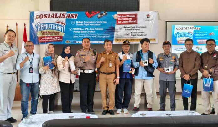 di Kantor Kecamatan Cibiru di Kantor Kecamatan Cibiru