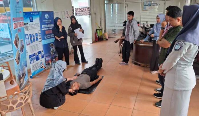 di Pool PO Bus Pulau Indah di Pool PO Bus Pulau Indah