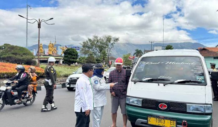 di Simpang Empat Gobing