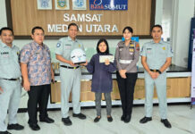 Dukung Hari Keselamatan Transportasi 2025, Jasa Raharja Bagi Helm di Kantor Bersama Samsat Bersama Samsat