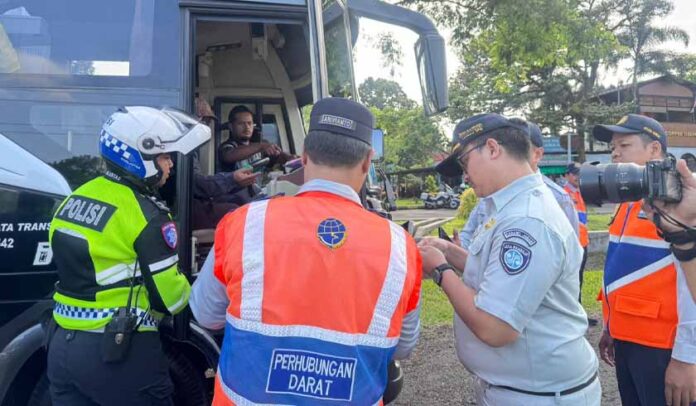 Hari ke 2 di Rest Area Ciawi Hari ke 2 di Rest Area Ciawi