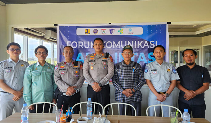 Komunikasi Lalu Lintas Komunikasi Lalu Lintas