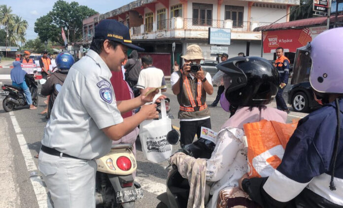 Perlintasan Kereta Api