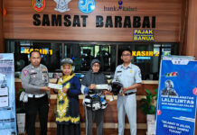 Doa Bersama dan Pembagian Helm Warnai Hari Keselamatan Transportasi 2025 Di Samsat Barabai Samsat Barabai