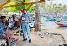 Petugas Jasa Raharja “Susur Dermaga”, Edukasi Nelayan Tanjung Panto Soal Pentingnya Bayar Pajak jasa raharja banten