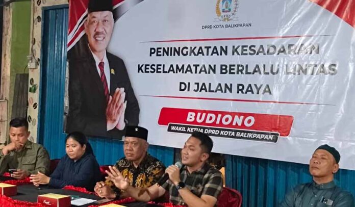 Berlalu Lintas bagi Ojek Online Berlalu Lintas bagi Ojek Online