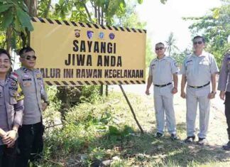 Jasa Raharja Singkawang Pasang Spanduk Imbauan Keselamatan di Jalur Rawan Kecelakaan Sungai Duri – Singkawang jasa raharja kalbar