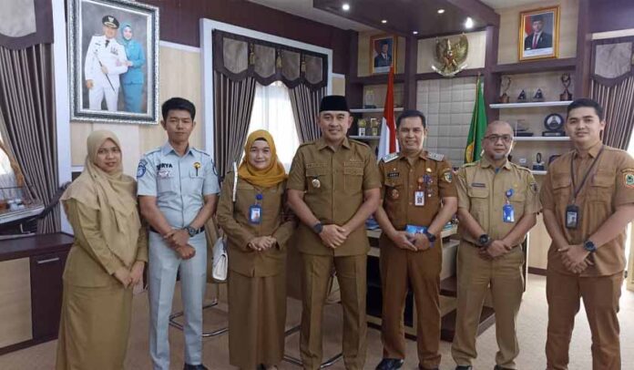 Kendaraan Dinas Plat Merah Kendaraan Dinas Plat Merah