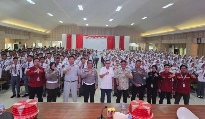 di Kegiatan Patroli Keamanan Sekolah Polres Bone di Kegiatan Patroli Keamanan Sekolah Polres Bone