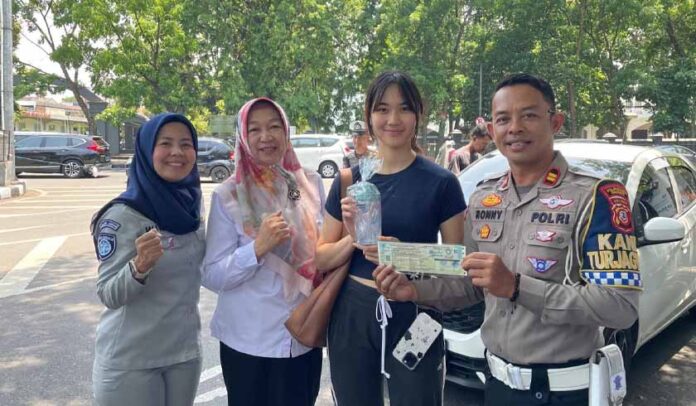 di Pasar Kreatif Bandung