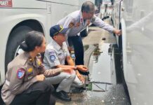 Jasa Raharja Bekasi Bersama Stakeholders Melaksanakan Pemeriksaan Kelengkapan Administrasi Bus Antarkota di Terminal Induk Kota Bekasi jasa raharja jabar