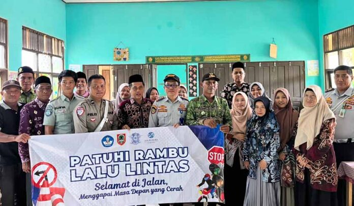 Komite Sekolah MIN 4 Tanah Laut Komite Sekolah MIN 4 Tanah Laut