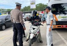 Petugas Gabungan Samsat Rangkasbitung Menggelar Operasi Patuh Pajak Kendaraan Patuh Pajak Kendaraan