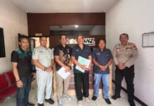 Tim Pembina Samsat Jakarta Utara Turun Langsung ke Lapangan Edukasi Warga Urus Pajak Kendaraan Warga Urus Pajak Kendaraan