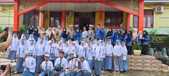 Kunci Utama di Jalan Raya