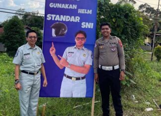 Pemasangan Spanduk Edukasi Keselamatan Lalu Lintas, Bentuk Kepedulian terhadap Keselamatan Pengguna Jalan di Kecamatan Sepauk Kab.Sintang di Kecamatan Sepauk Kab.Sintang